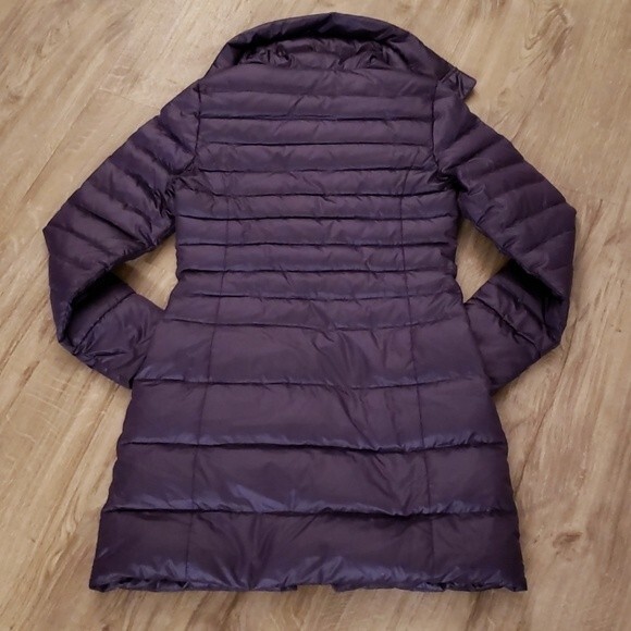 NWT Emporio Armani Purple Chic Feminine Luxury Cozy Down Long Puffer Size Small - Picture 4 of 4